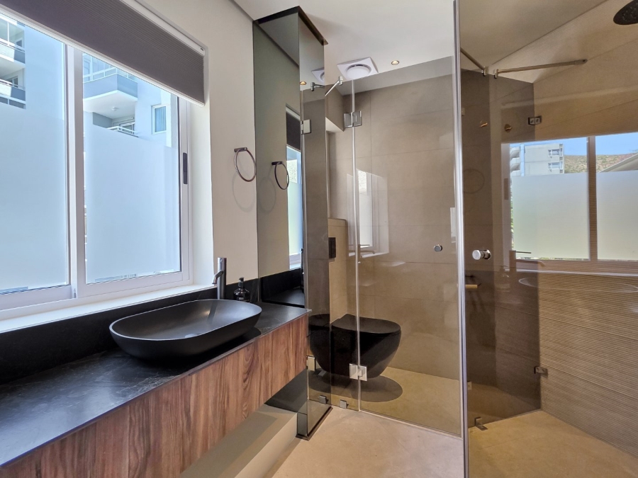 2 Bedroom Property for Sale in Sea Point Western Cape